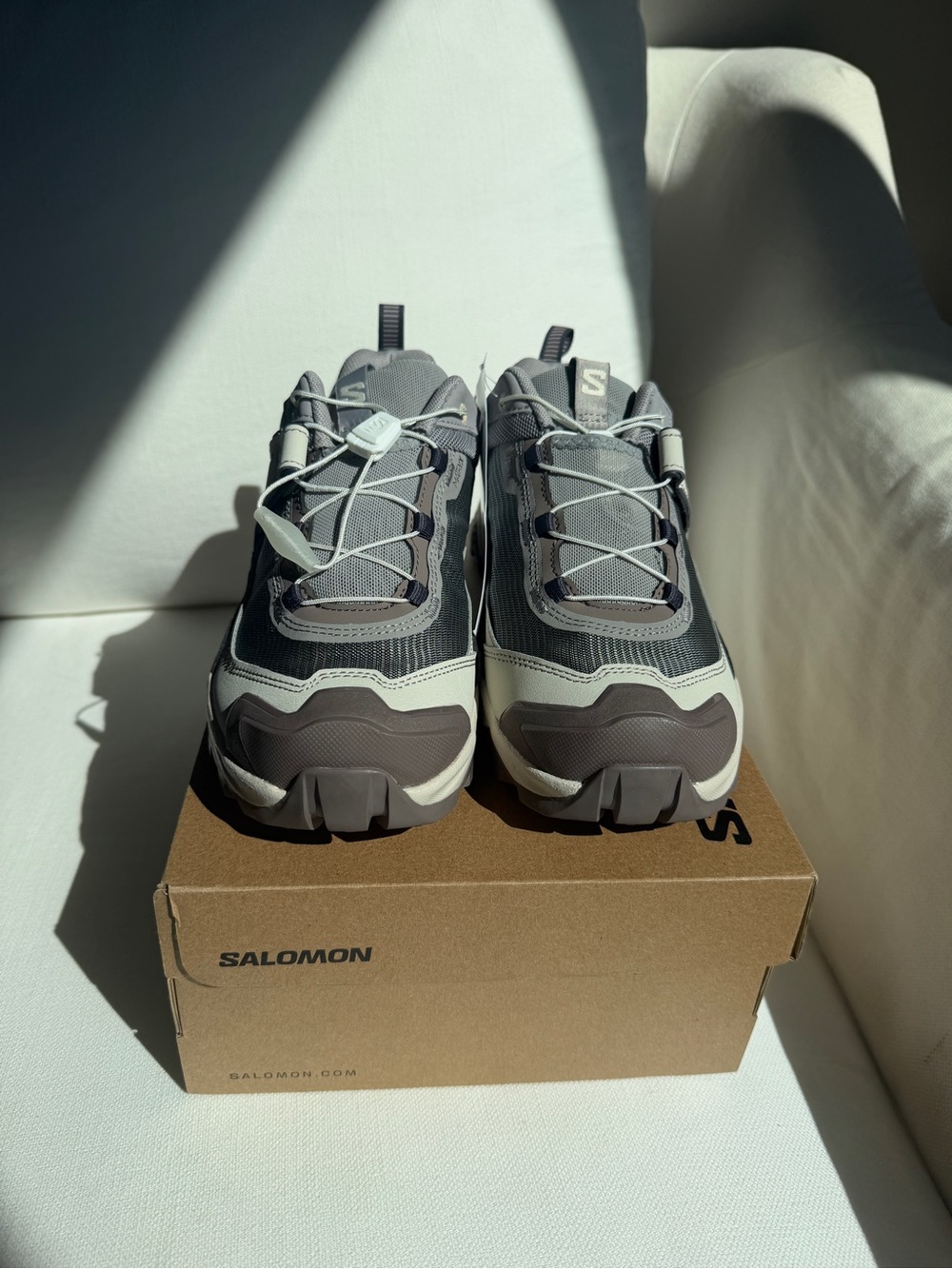 Salomon X Ultra 5 W Hiking Shoes Women’s 7.5 Gray Taupe Quicklace NEW - Picture 2 of 8